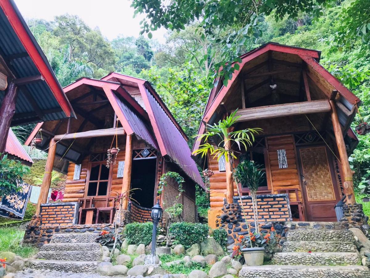 Lucky Bamboo'Bungalows-Resto And Orangutan Jungle Trekking Tours Bukit Lawang Ngoại thất bức ảnh