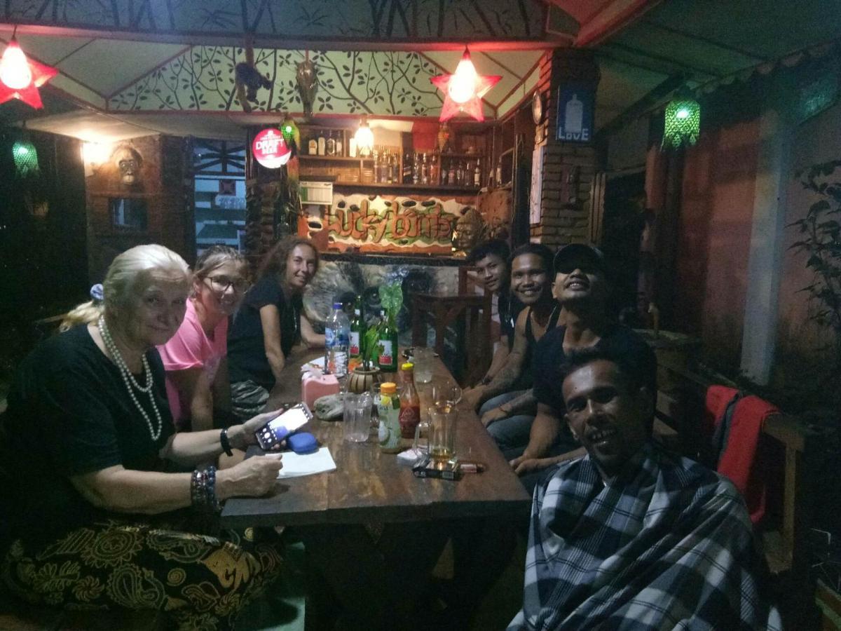 Lucky Bamboo'Bungalows-Resto And Orangutan Jungle Trekking Tours Bukit Lawang Ngoại thất bức ảnh