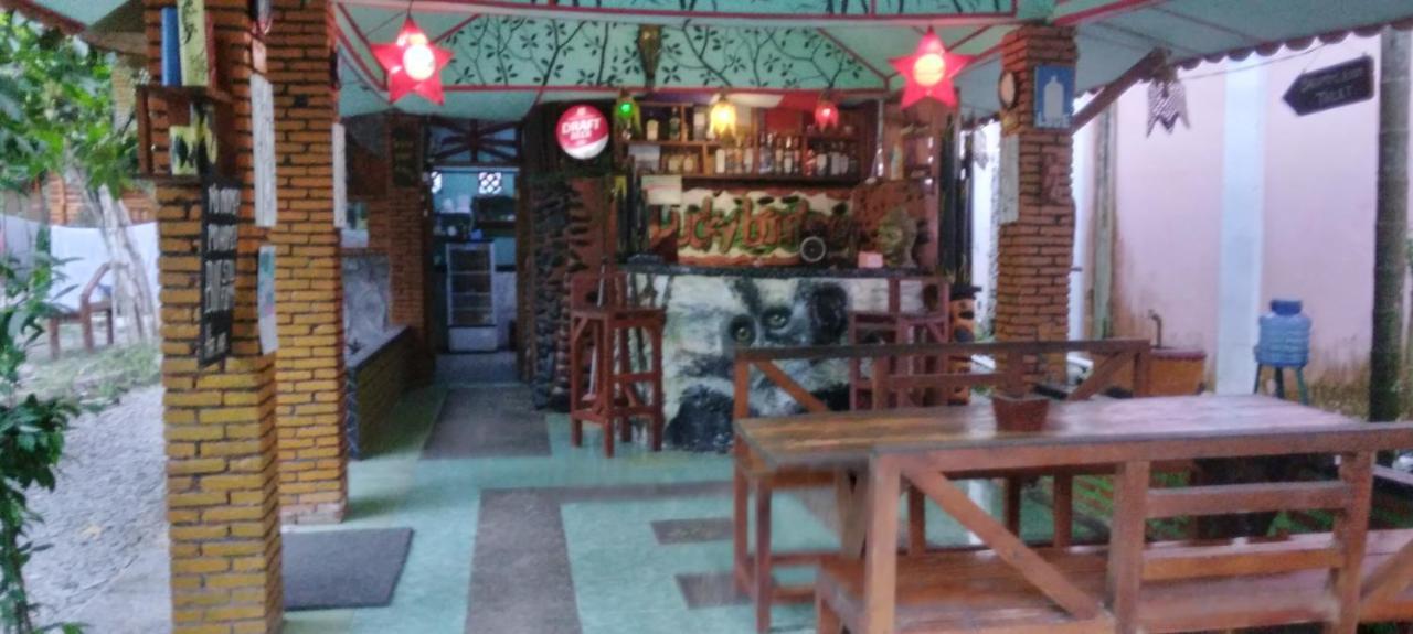 Lucky Bamboo'Bungalows-Resto And Orangutan Jungle Trekking Tours Bukit Lawang Ngoại thất bức ảnh
