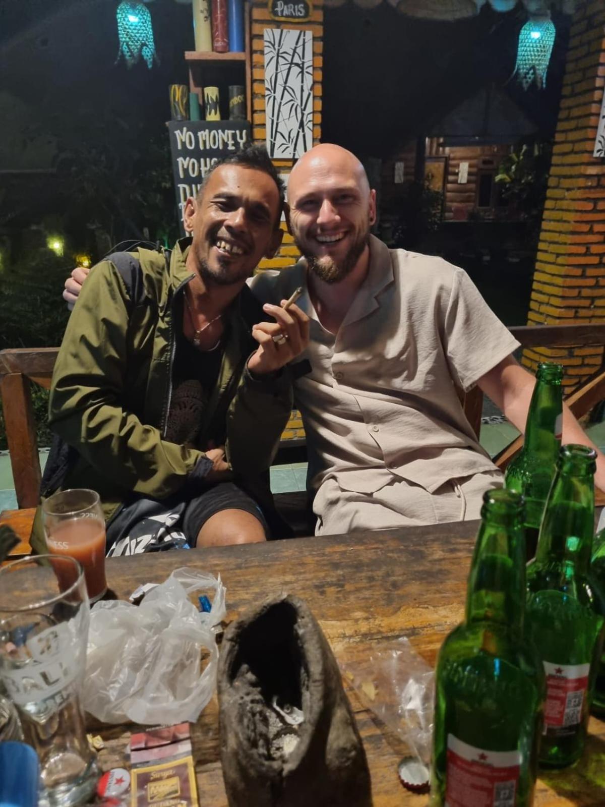 Lucky Bamboo'Bungalows-Resto And Orangutan Jungle Trekking Tours Bukit Lawang Ngoại thất bức ảnh
