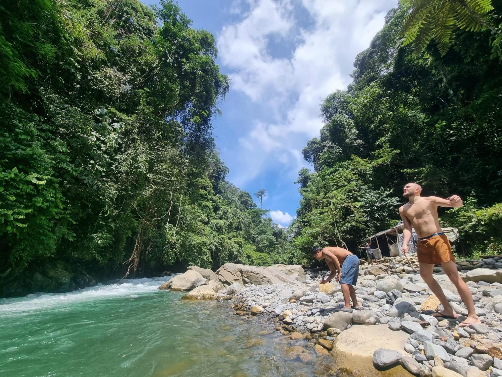 Lucky Bamboo'Bungalows-Resto And Orangutan Jungle Trekking Tours Bukit Lawang Ngoại thất bức ảnh