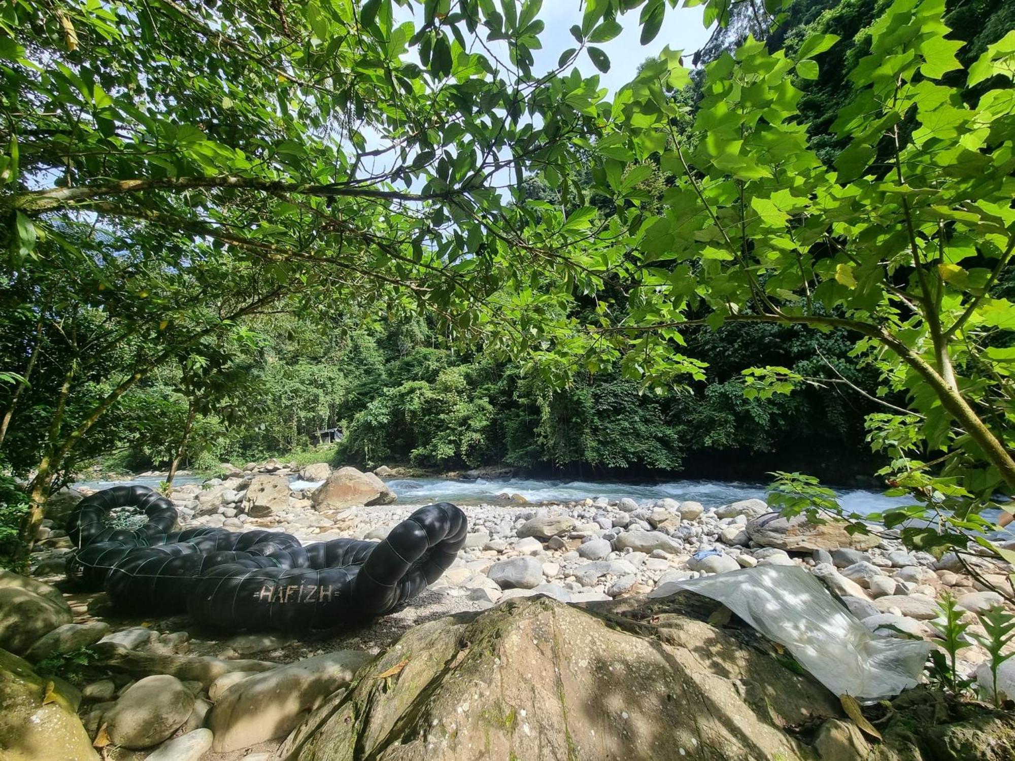 Lucky Bamboo'Bungalows-Resto And Orangutan Jungle Trekking Tours Bukit Lawang Ngoại thất bức ảnh
